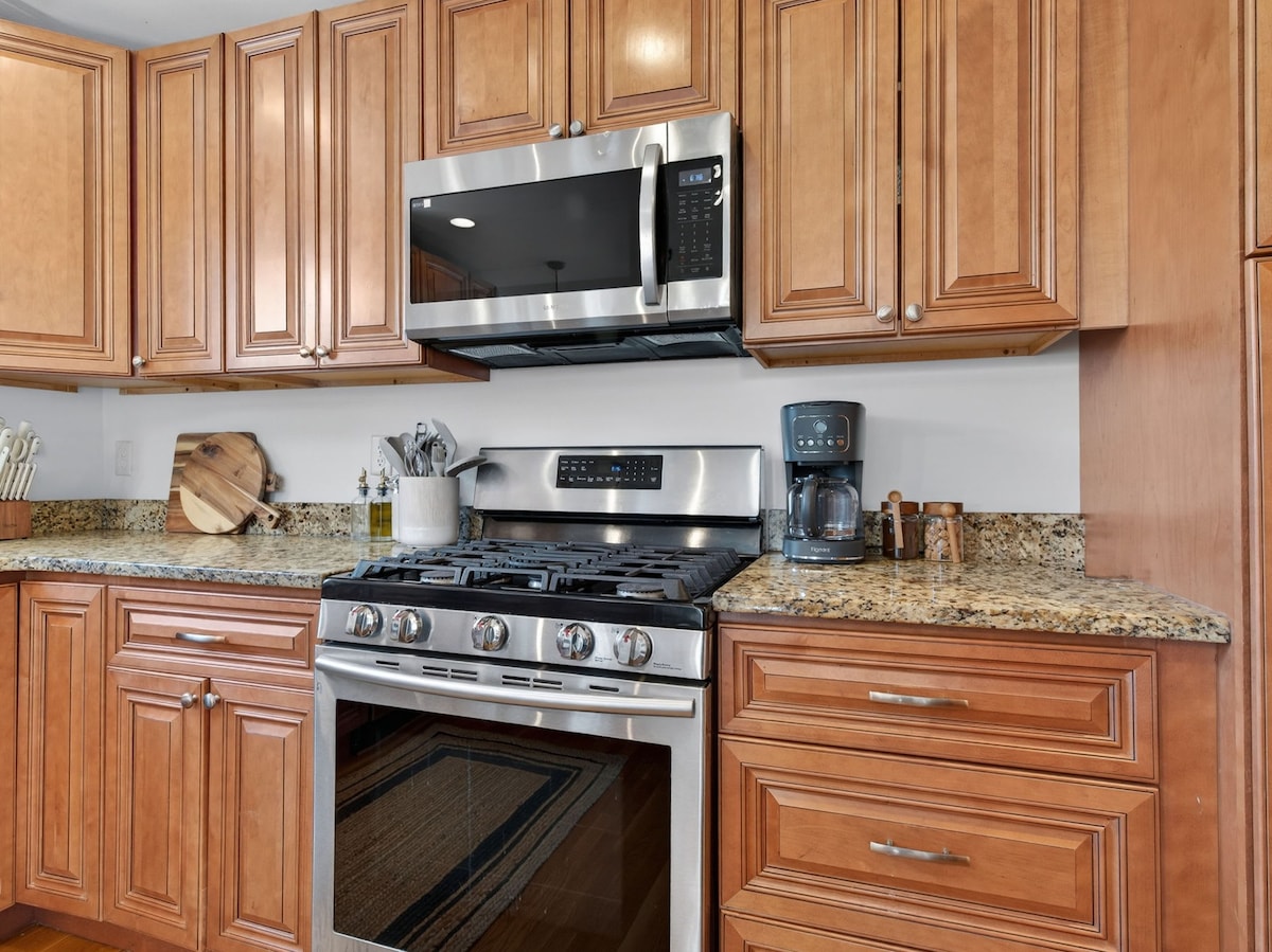 Cambridge 3BR — client's design, full setup by EHP. Photography courtesy of Executive Haven.