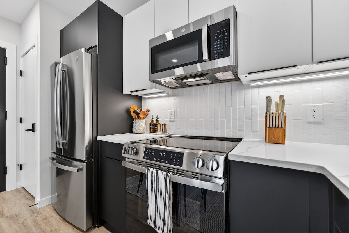 Somerville Stylish 2BR — design by Heather, setup by EHP. Photography courtesy of Executive Haven.