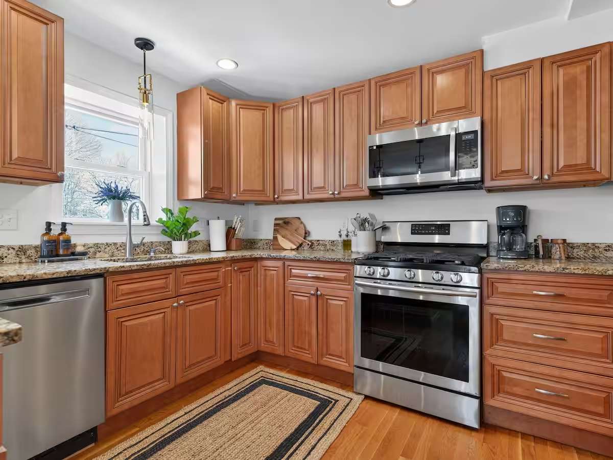 Cambridge 3BR — kitchen