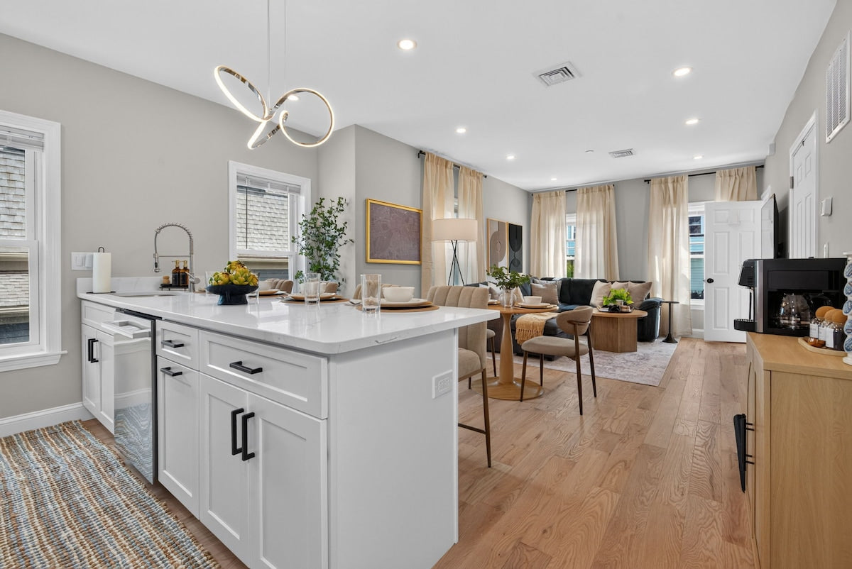 Somerville game-room 3BR — open-plan living by Elite Host Partners