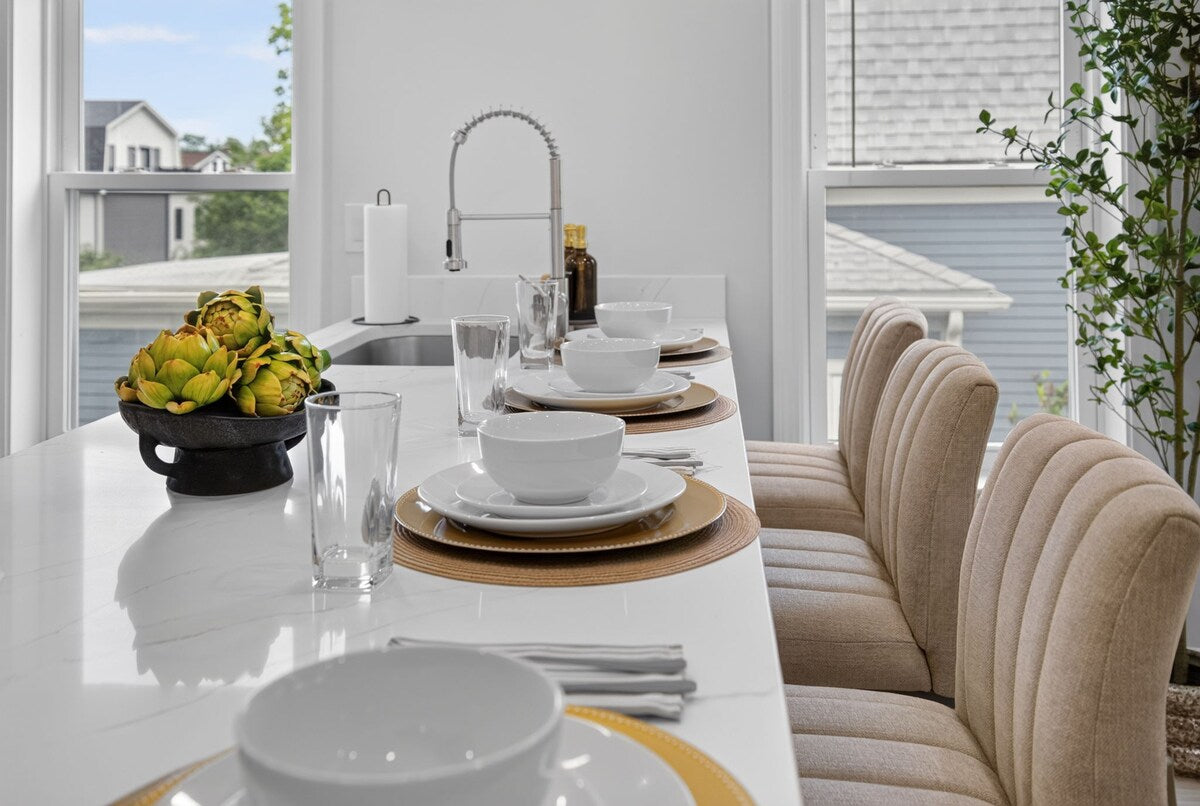 Somerville game-room 3BR — dining detail