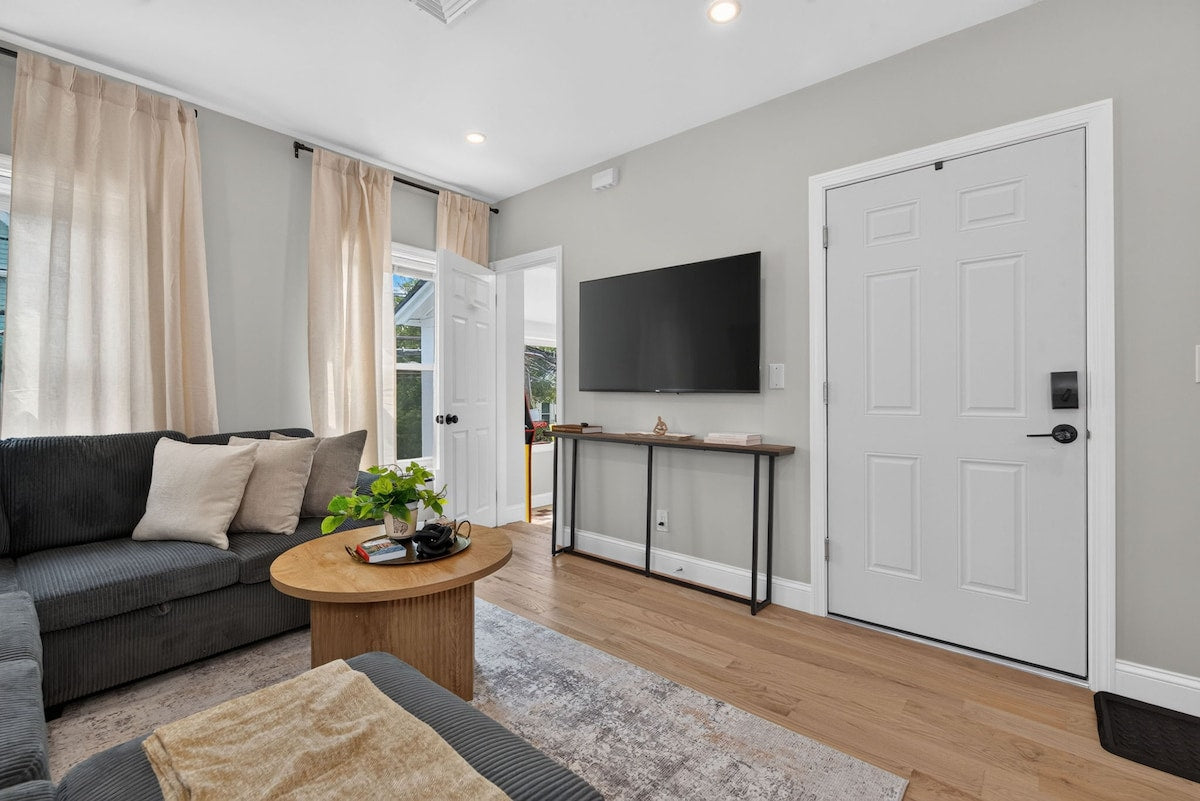 Somerville game-room 3BR — living room