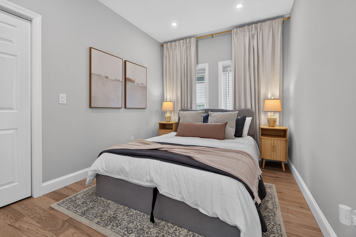 Somerville balcony 3BR — bedroom
