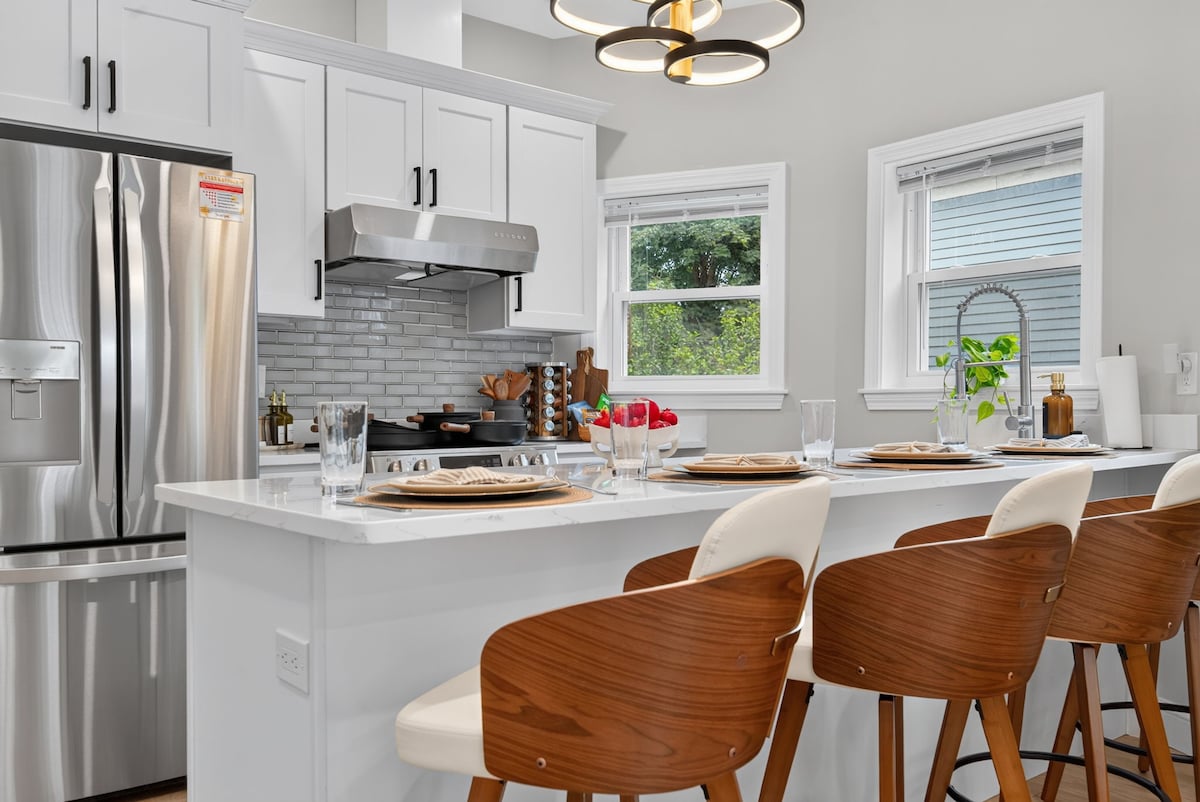 Somerville balcony 3BR — kitchen